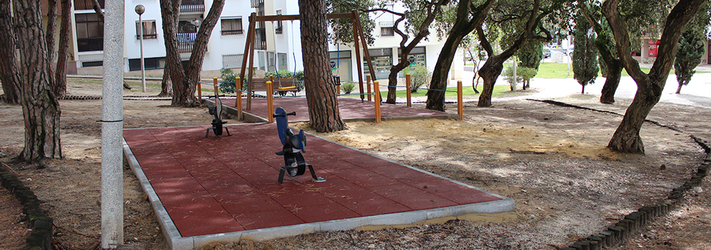 Parque infantil de jardim no Bairro do Liceu recebe reparações