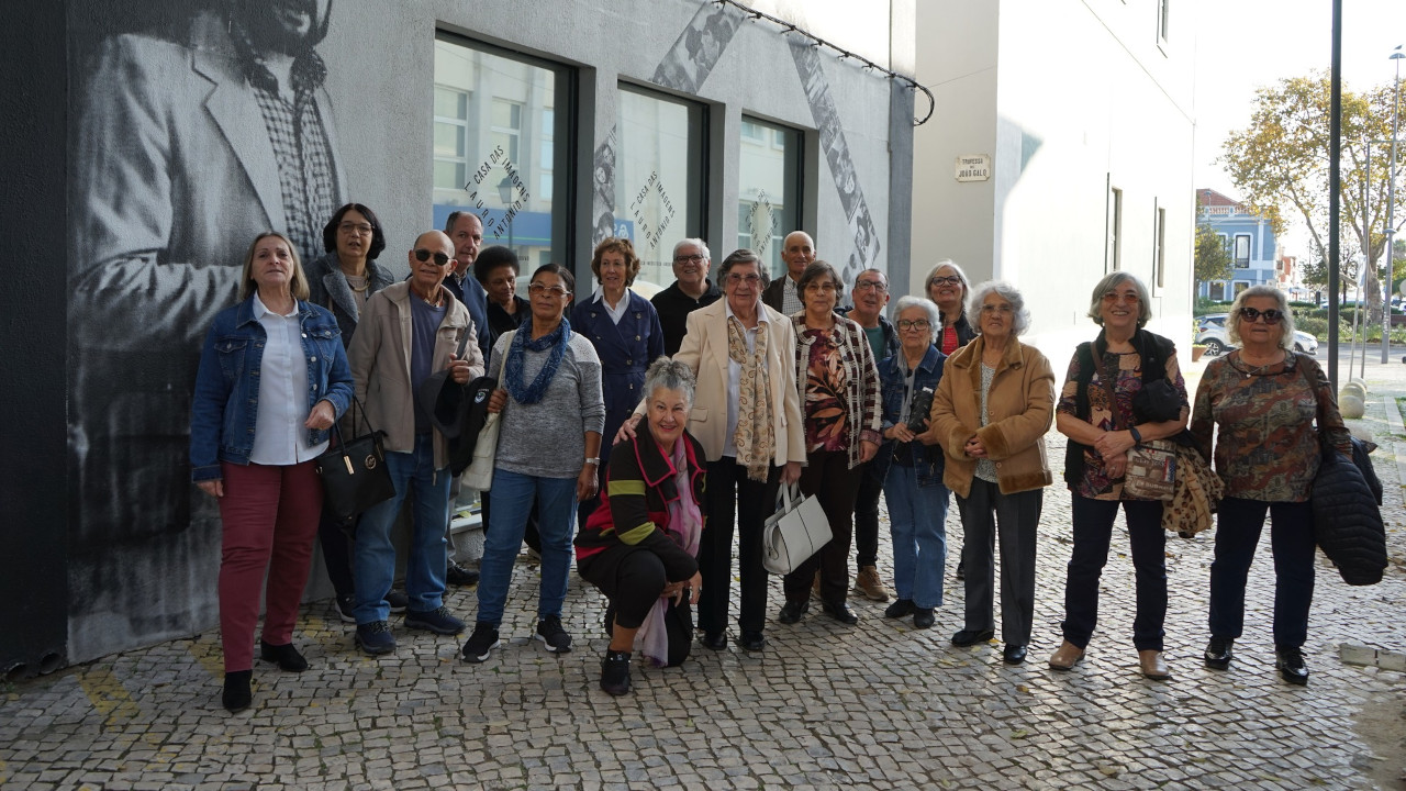 Utentes do Centro Comunitário visitam Casa das Imagens Lauro António