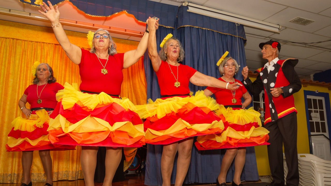 Teatro (Cri)Ativo comemora mês do idoso na AM Bairro da Anunciada