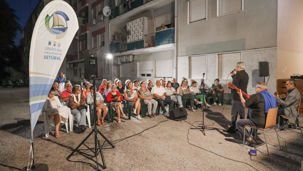 Bairro do Liceu assiste a fado ao ar livre