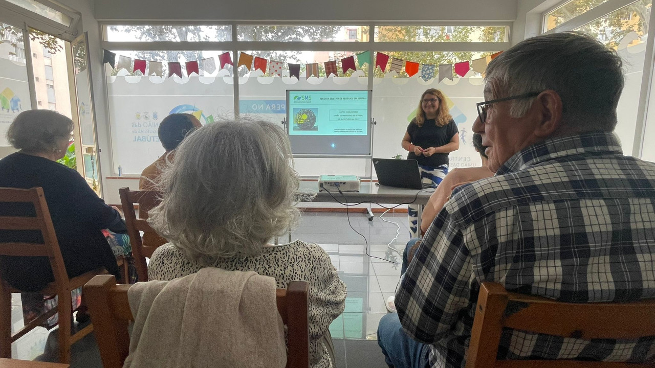 UF Setúbal promove sessão sobre separação de lixo doméstico