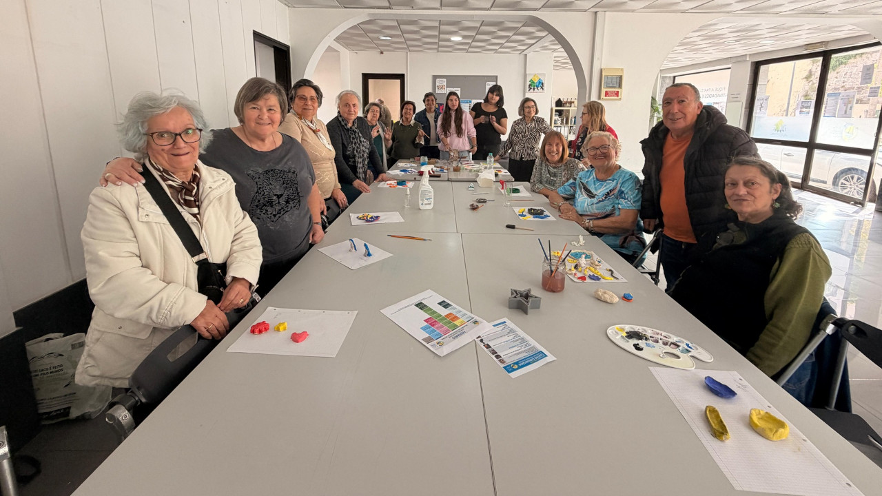 Workshop de massa de modelar com a Associação Castor