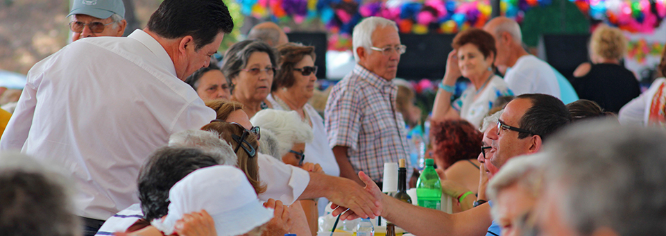 Seniores convivem em tarde de alegria no Piquenicão de 2018